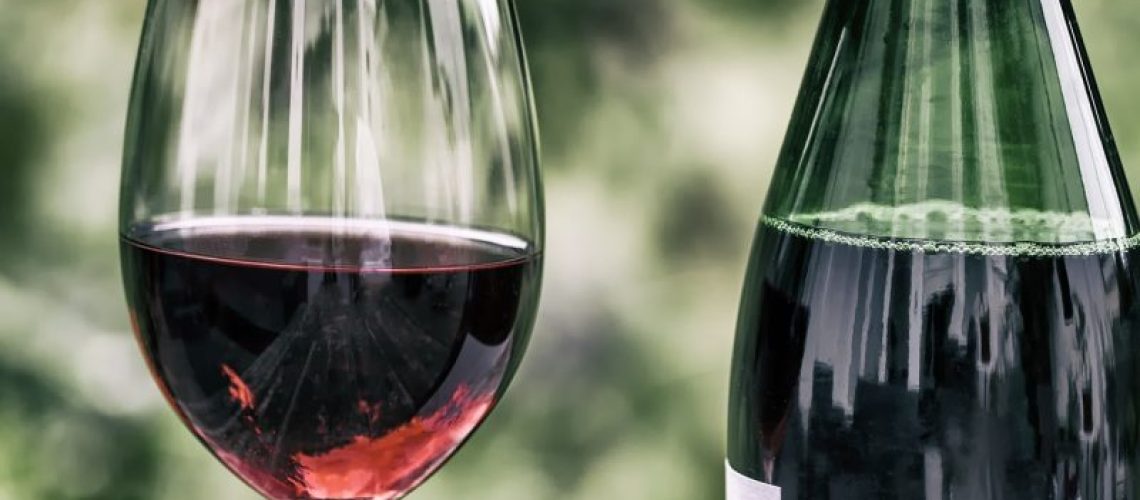 conservation bouteille de vin ouverte pompe à vide